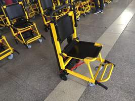 Эвакуационное кресло с электроприводом для перемещения и спуска и подъема пациентов по лестницам