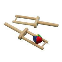 Набор - 2 деревянные ракетки с мячом, игра из 3-х предметов. Материал: дерево, винил