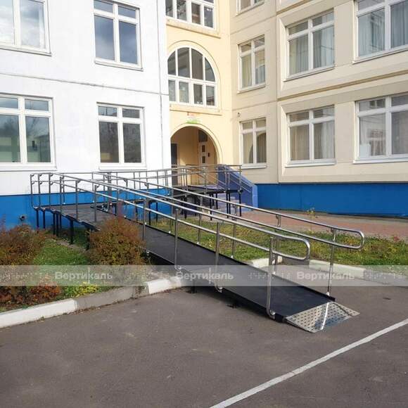 Пандус-конструктор площадка переходная с настилом из резинового покрытия 1800х940x 80мм