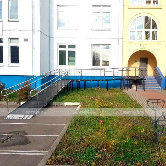 Пандус-конструктор площадка переходная с настилом из резинового покрытия 1800х940x 80мм