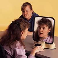 Устройство с зеркалом для записи и последующего прослушивания речи
